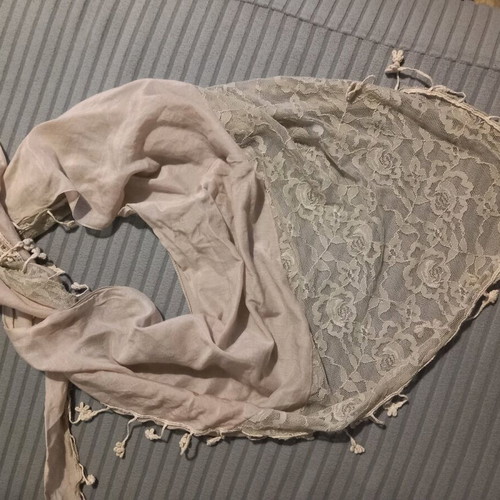 Scarf with lace like new, beige and pink