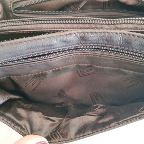 Men's leather bag like new, brown with multiple inner compartments