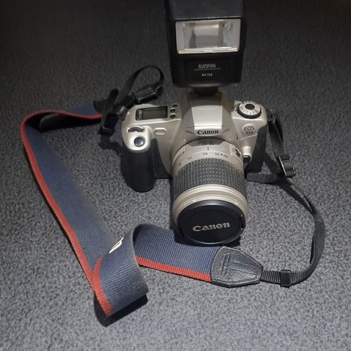 Canon EOS 300 Analog Camera like new with 28-90mm Lens and Sunpak Flash