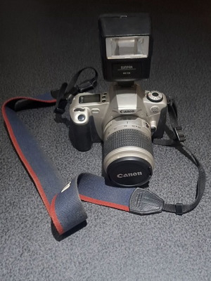 Canon EOS 300 αναλογική φωτογραφική μηχανή σαν καινούργιο με φακό 28-90mm και φλας Sunpak