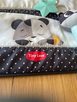 Χαλάκι δραστηριοτήτων Tiny Love Gymini Black & White Decor σαν καινούργιο