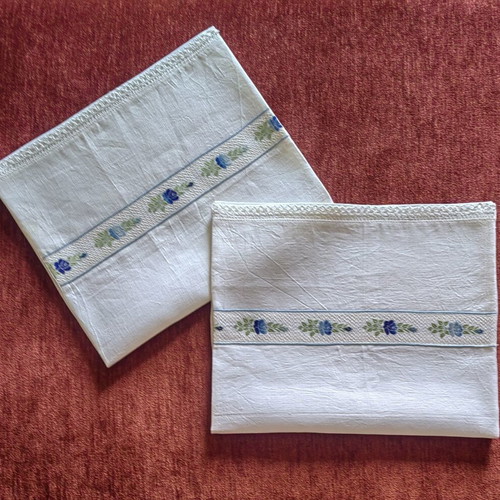 Children's pillowcases with blue floral embroidery, set of 2