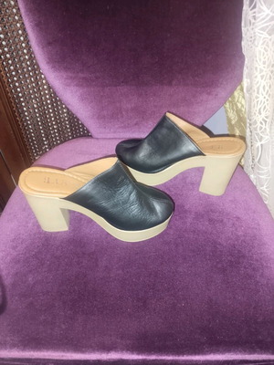 Women's leather clogs new, black
