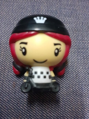 Yumi figure like new, Kinder Joy x Funko Pop! Street Style 2022