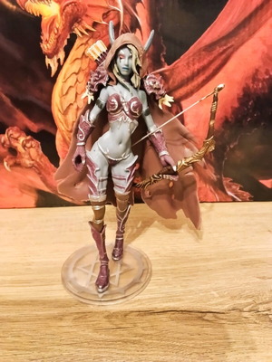 Sylvanas Windrunner action figure from World of Warcraft like new