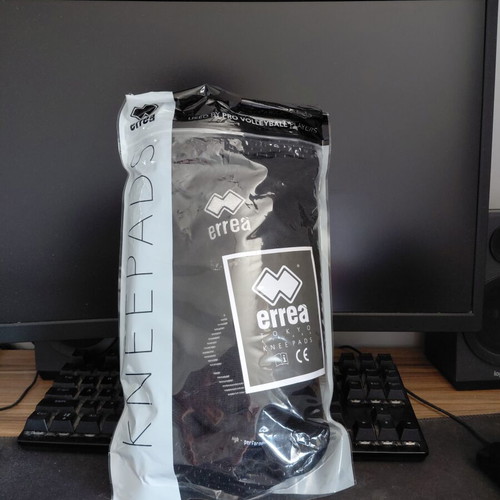 Errea Tokyo Evolution kneepads like new, size XL