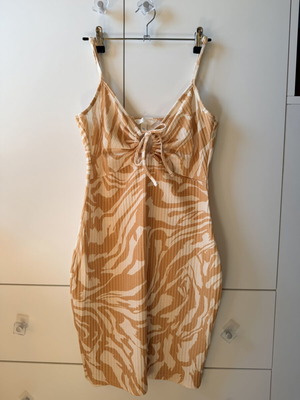 H&M Mini Dress size S like new, beige and orange