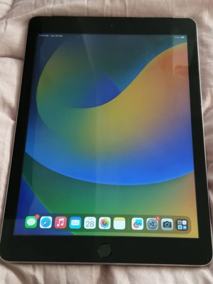 Ipad 5 32GB σαν καινούργιο με μικρό πρόβλημα αφής