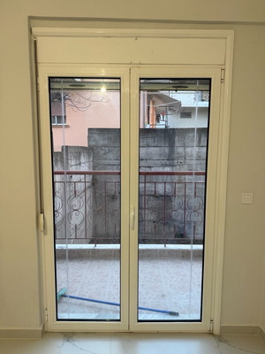 Aluminum balcony doors used, set of 7 with screens and blinds