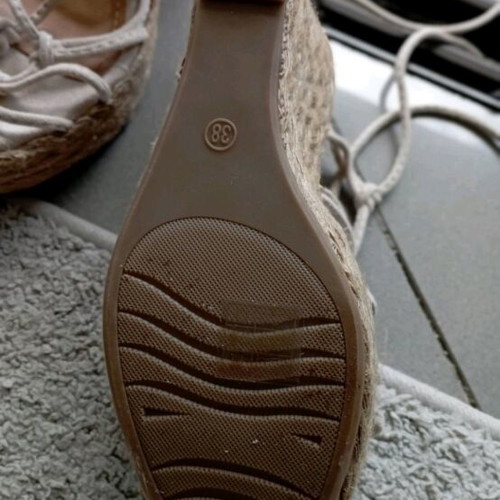 Women's shoes pack like new, sizes 37-38