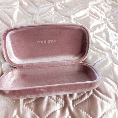 Luxury velvet Velvet Pink glasses case like new
