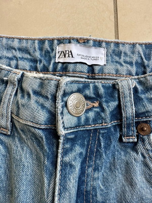 Zara high-waisted jean size 38 like new, slim fit, blue