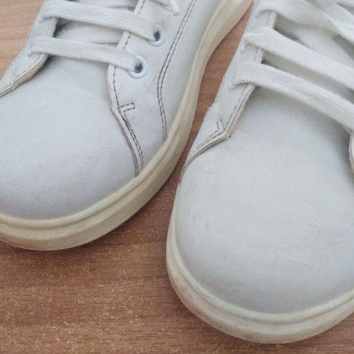 Levi's women's sneakers size 36 used, white