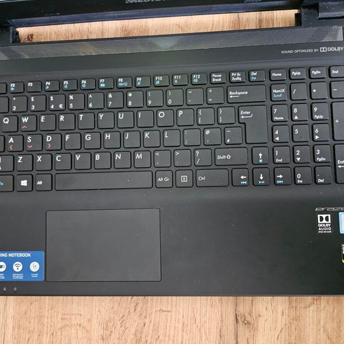 Medion Erazer P6661 laptop 15.6 inch Intel i5-6200U GTX 950M 8GB RAM 480GB SSD