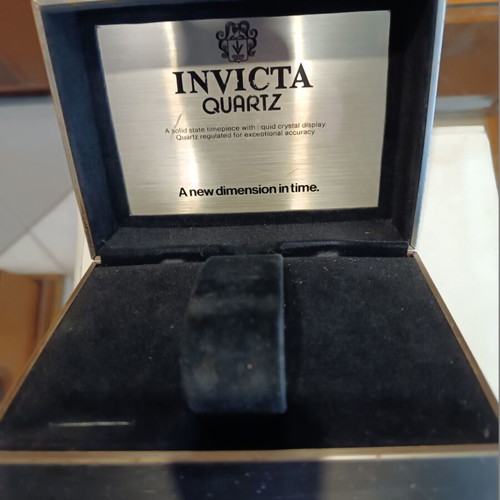 Invicta metal watch box like new