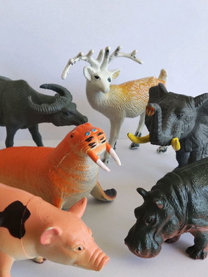 Plastic animals like new, set of 6 pieces