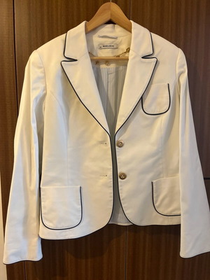 More and more ivory short jacket like new, size 38
