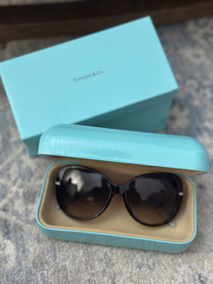 Γυαλιά ηλίου Tiffany & Co. TF 4126-B μεταχειρισμένα με θήκη και κουτί