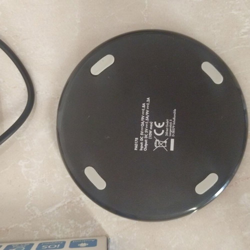 LogiLink Wireless Fast Charging Pad 10W for Qi devices