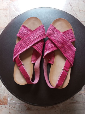 Zara women's fuchsia sandals with straw-like cross straps, used