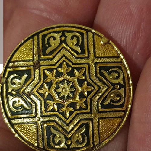Vintage 50s damascene pin like new, 24k gold plated