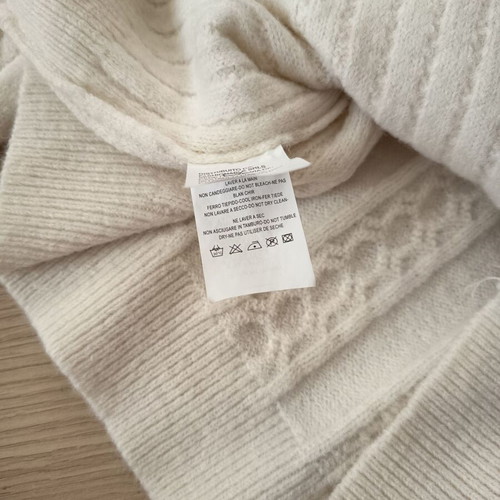 Pullover size S-M new with tag, off-white color