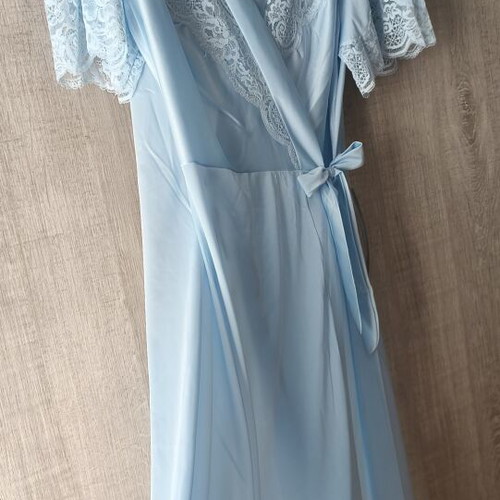 Vintage Primavera nightgown and robe set turquoise like new