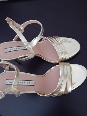 Zara sandals like new, gold color, size 39