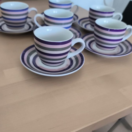 Porcelain tea or coffee cup set of 6 with saucers like new