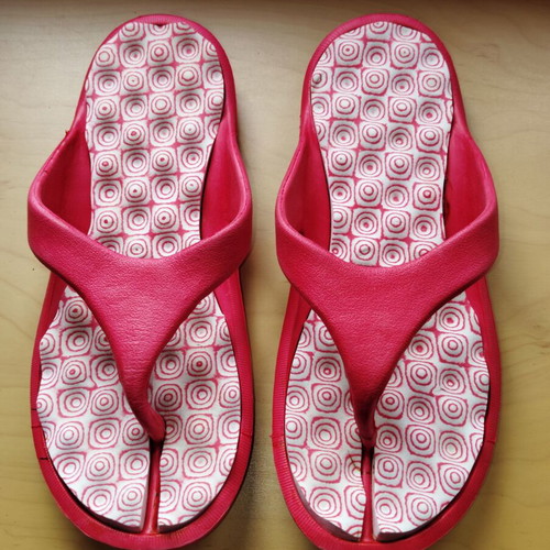 Red flip-flops like new, size 41