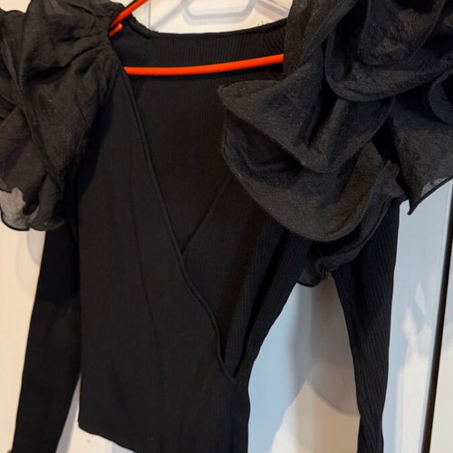 Blouse size M black like new