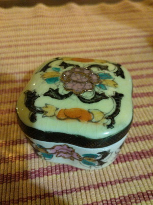 Satsuma jewelry box used, ceramic with embossed flowers and gilded details
