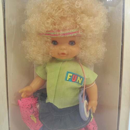 Famosa Vinyl Doll with Music new, 80s-90s vintage