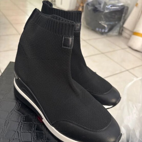 Seven black ankle boots used, size 38, lightly worn