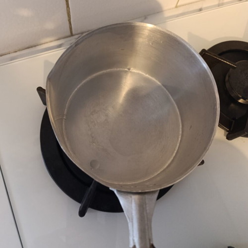 Aluminum saucepans set of three small