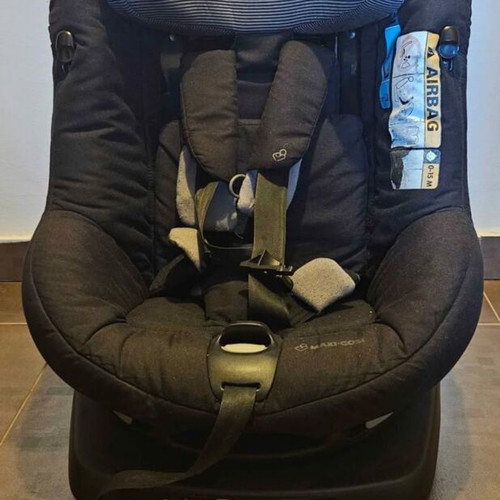 Maxi Cosi Axissfix Plus car seat used 0-18 kg with 360° rotation