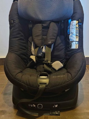 Maxi Cosi Axissfix Plus car seat used 0-18 kg with 360° rotation
