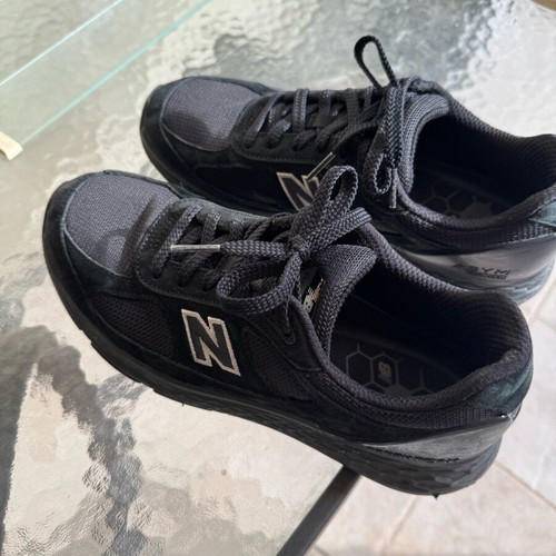New Balance athletic shoes used, size 42, black