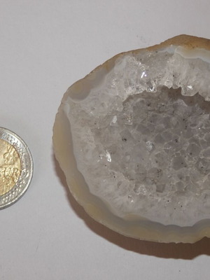 Agate geode with quartz new