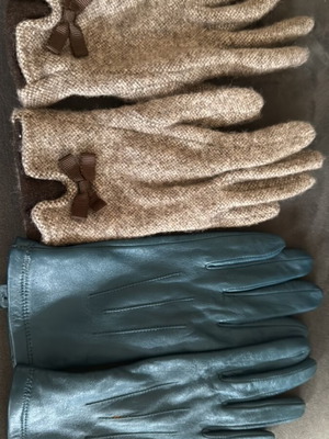 Γυναικεία γάντια Marks & Spencer μεταχειρισμένα, fleece και δέρμα, δύο ζευγάρια