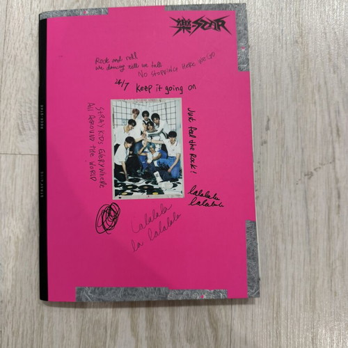 Stray Kids Rock-Star Album Pink Ver. new with poster and photo cards