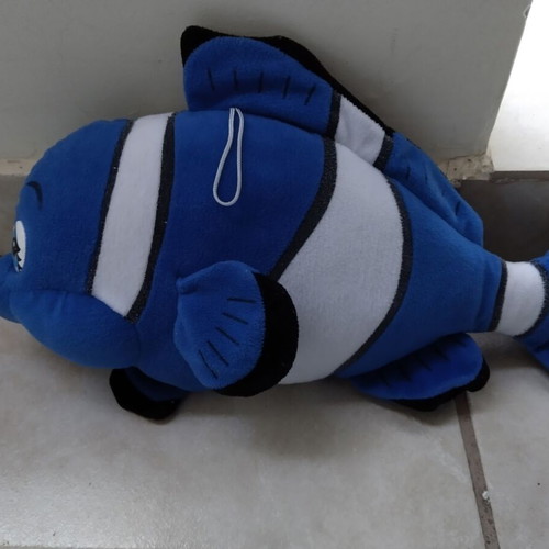 Plush fish like new