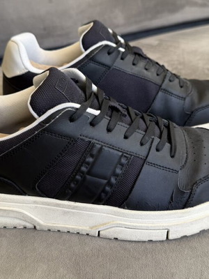 Tommy Hilfiger sneakers μεταχειρισμένα, μαύρο δέρμα, μέγεθος 46