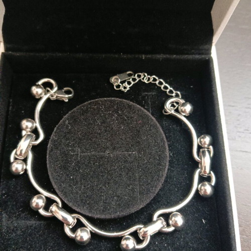 Stainless Steel Bracelet and Earrings Set like new, hypoallergenic silver