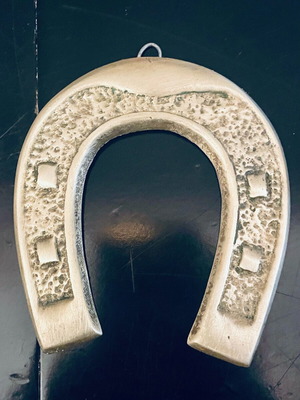 Brass hanging horseshoe, vintage 300g