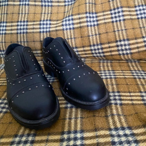 Oxford shoes like new, black with silver details size 39