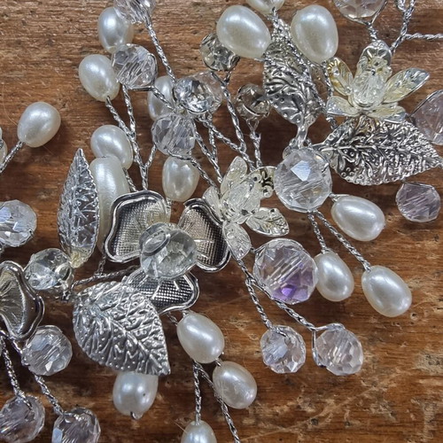 Hair vine used with pearls and rhinestones