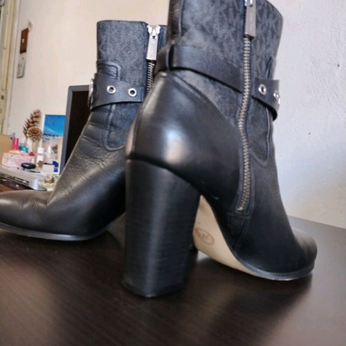 Michael Kors boots like new, genuine leather, size 37