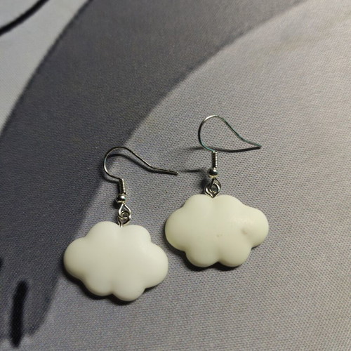 Cloud earrings used, white and silver