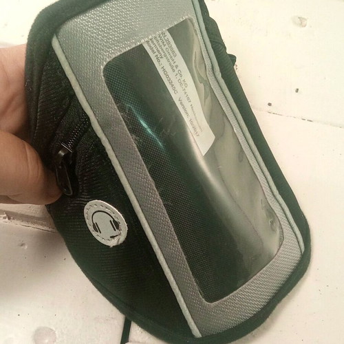 Mobile phone armband case new with earphone pocket 14x7 cm
